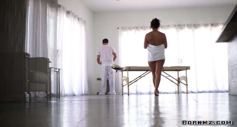 Brazzers – Oiling Up The Client