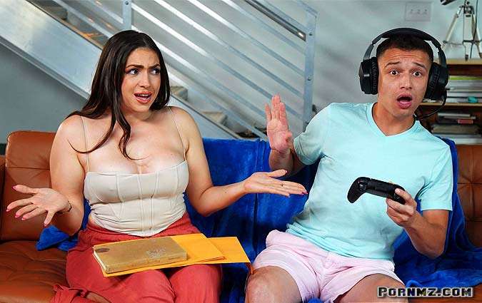 AmericanDaydreams – Valentina Bellucci Gets Creampied By Gamer