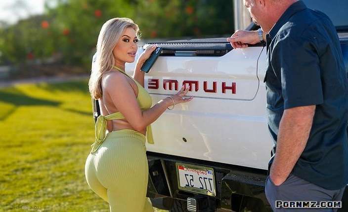 (LoveHerFilms) The Neighbors Help Nicole Aria