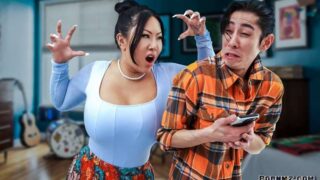 TigerMoms – Connie Perignon – Dont be a Fucking Whimp Make Mommy Cum NOW